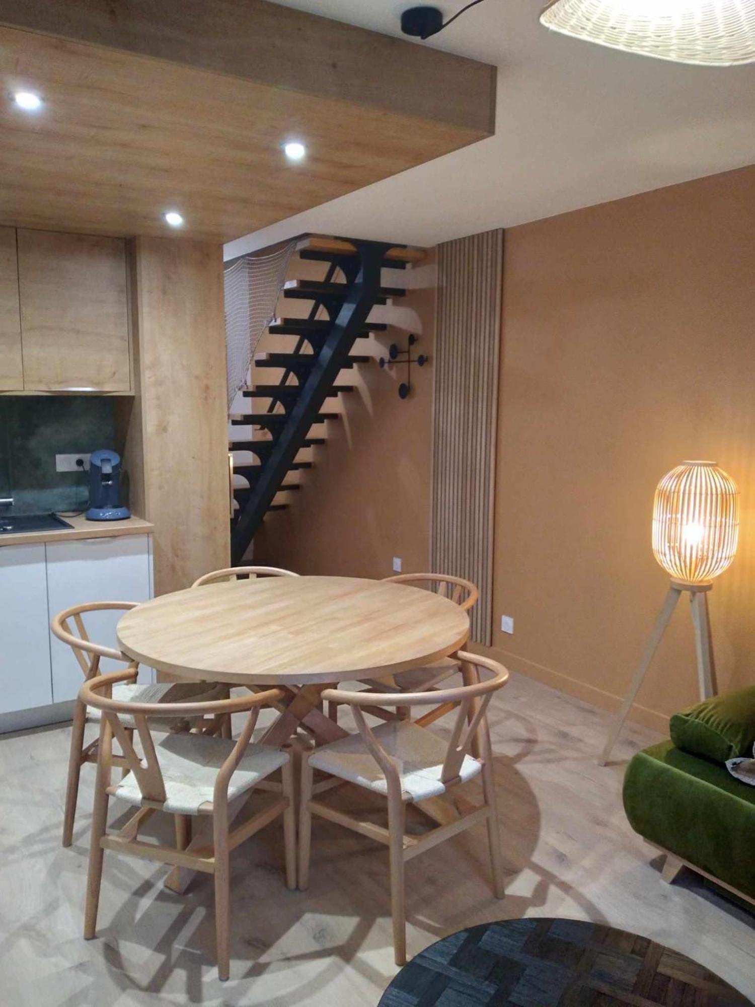 Duplex Lumineux - 40M2 - 2 Chambres - Balcon Terrasse - Parking - Entierement Renove En Mai 2024 코트레 외부 사진