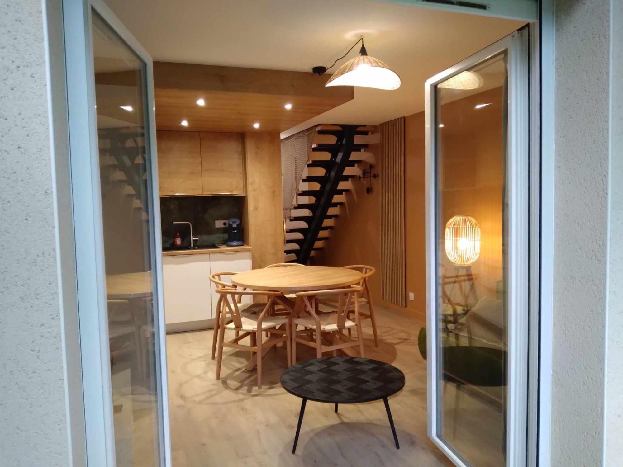 Duplex Lumineux - 40M2 - 2 Chambres - Balcon Terrasse - Parking - Entierement Renove En Mai 2024 코트레 외부 사진