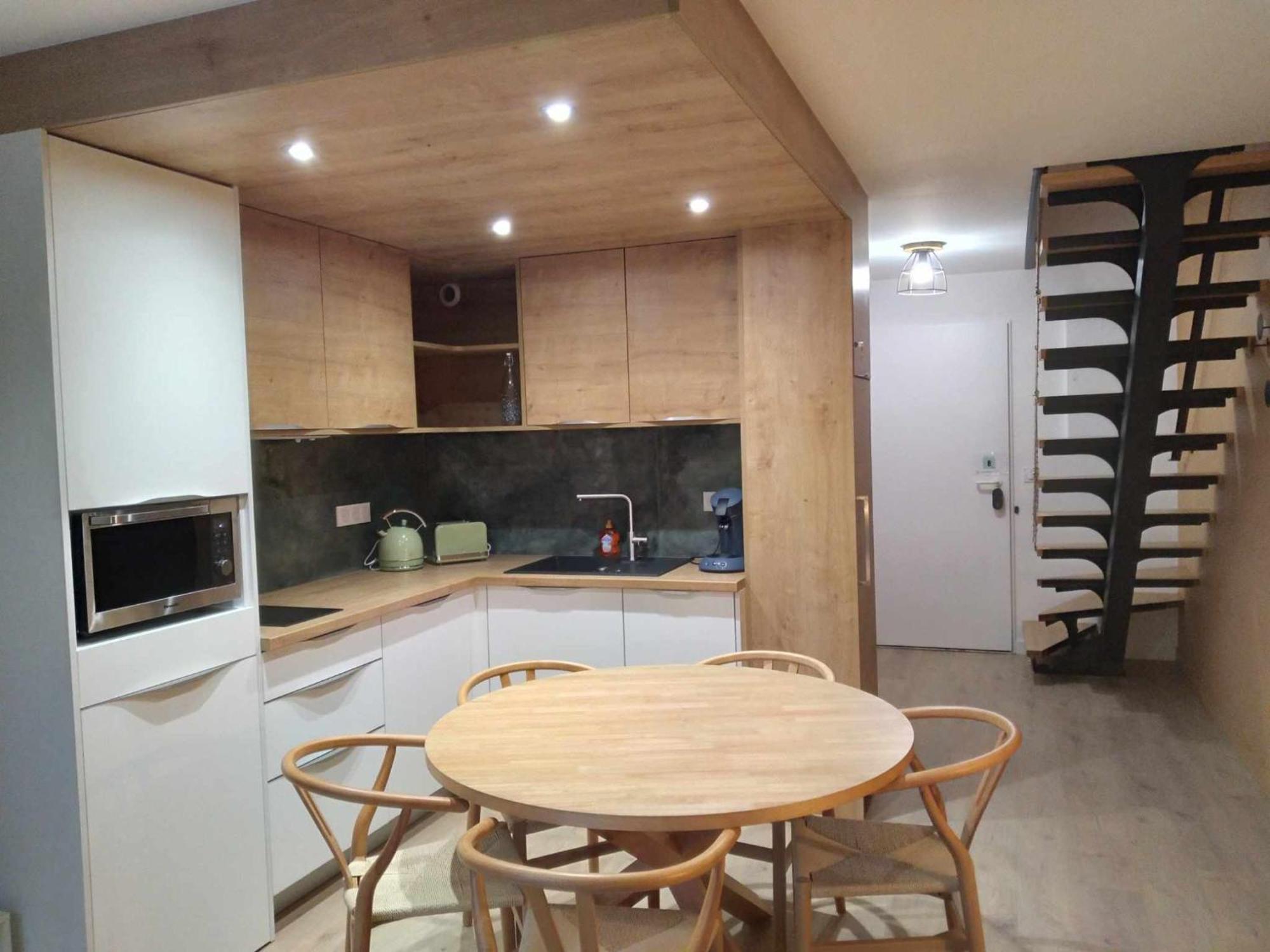 Duplex Lumineux - 40M2 - 2 Chambres - Balcon Terrasse - Parking - Entierement Renove En Mai 2024 코트레 외부 사진