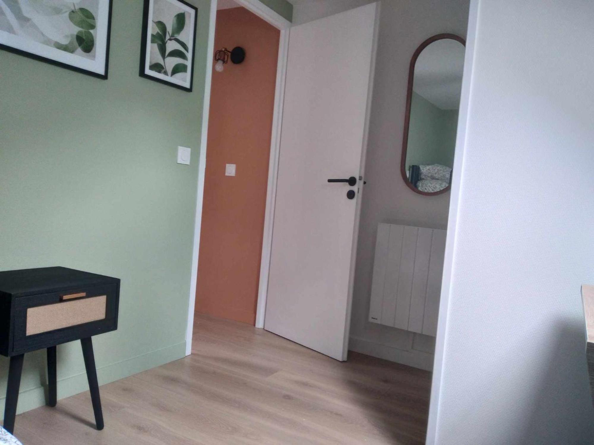 Duplex Lumineux - 40M2 - 2 Chambres - Balcon Terrasse - Parking - Entierement Renove En Mai 2024 코트레 외부 사진